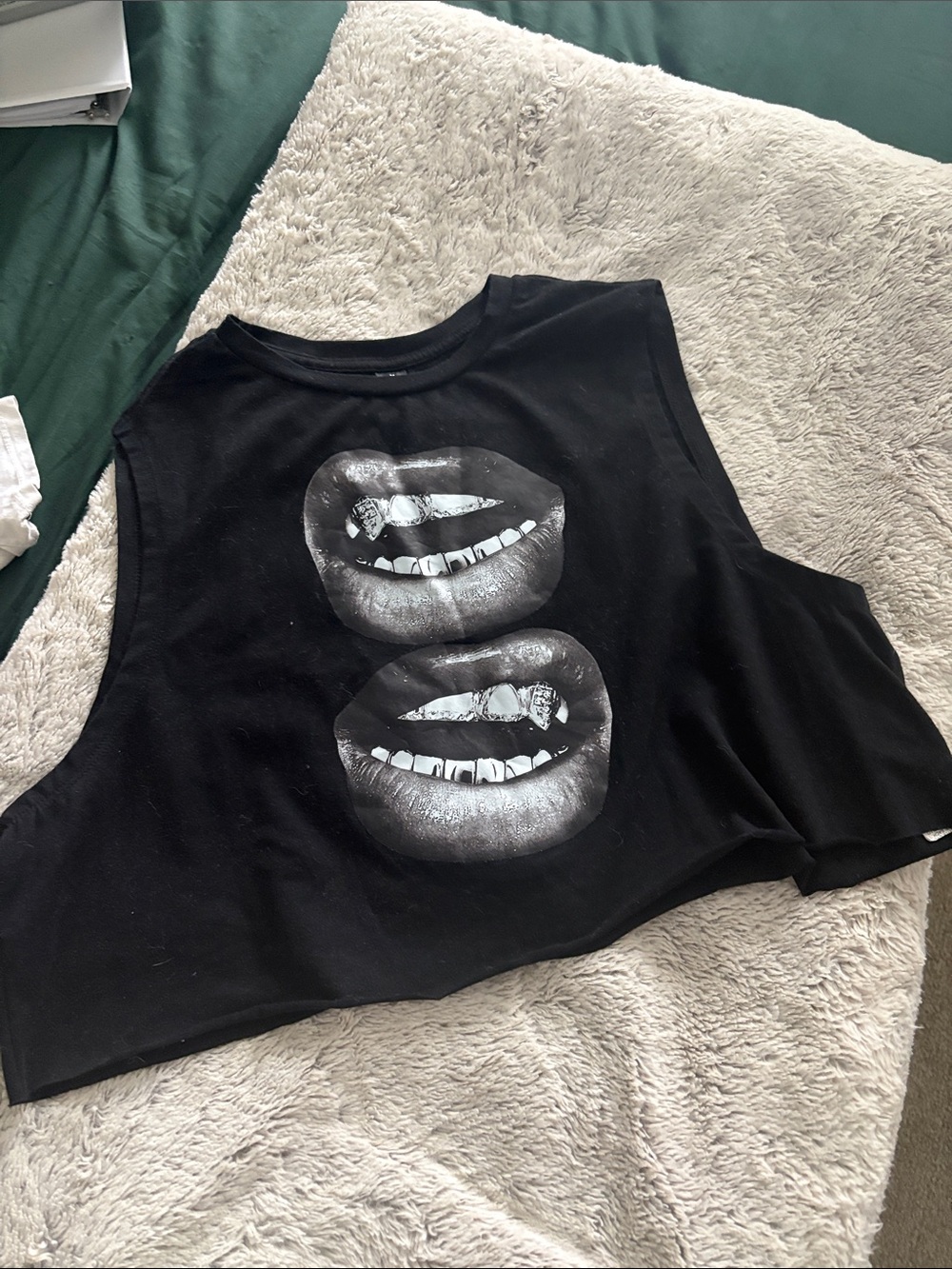SHEIN Black Graphic Crop Top with Silver Lip Print